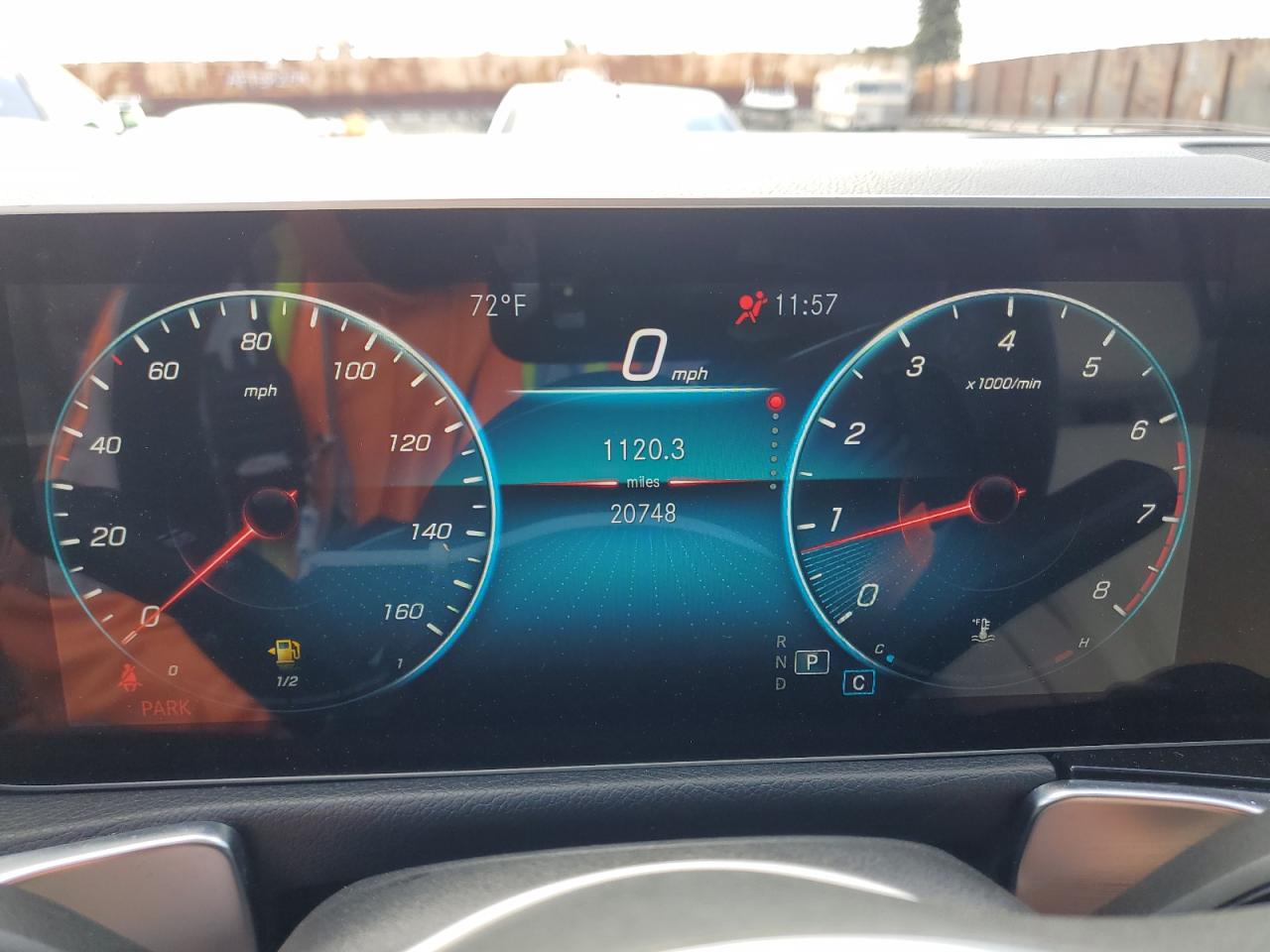 2020 Mercedes-Benz GLB - Image 9