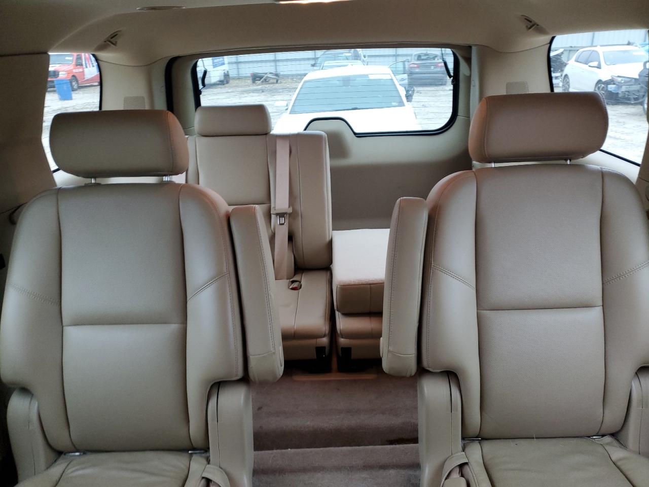 2010 Chevrolet Tahoe - Image 10