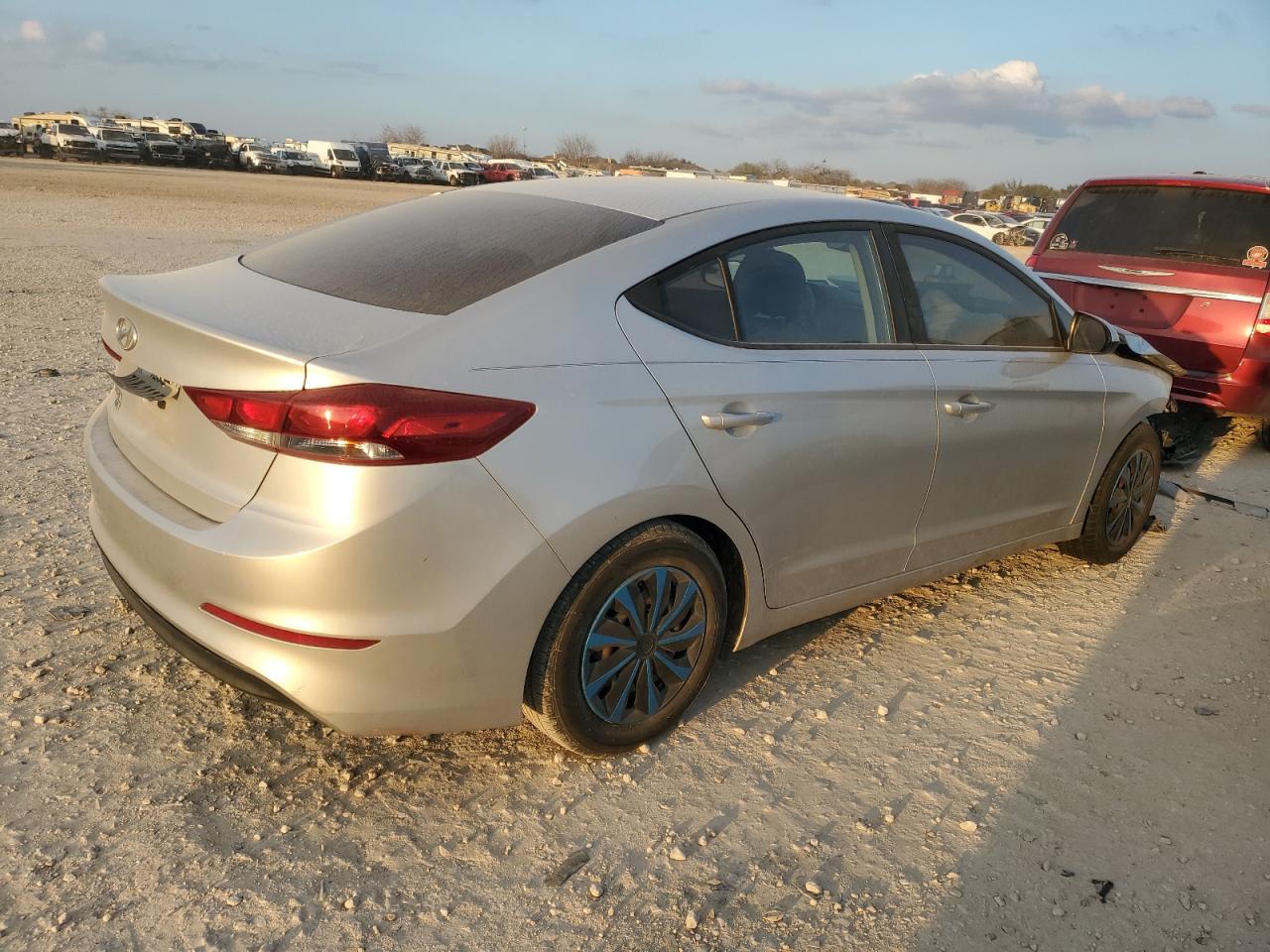 2018 Hyundai Elantra - Image 3