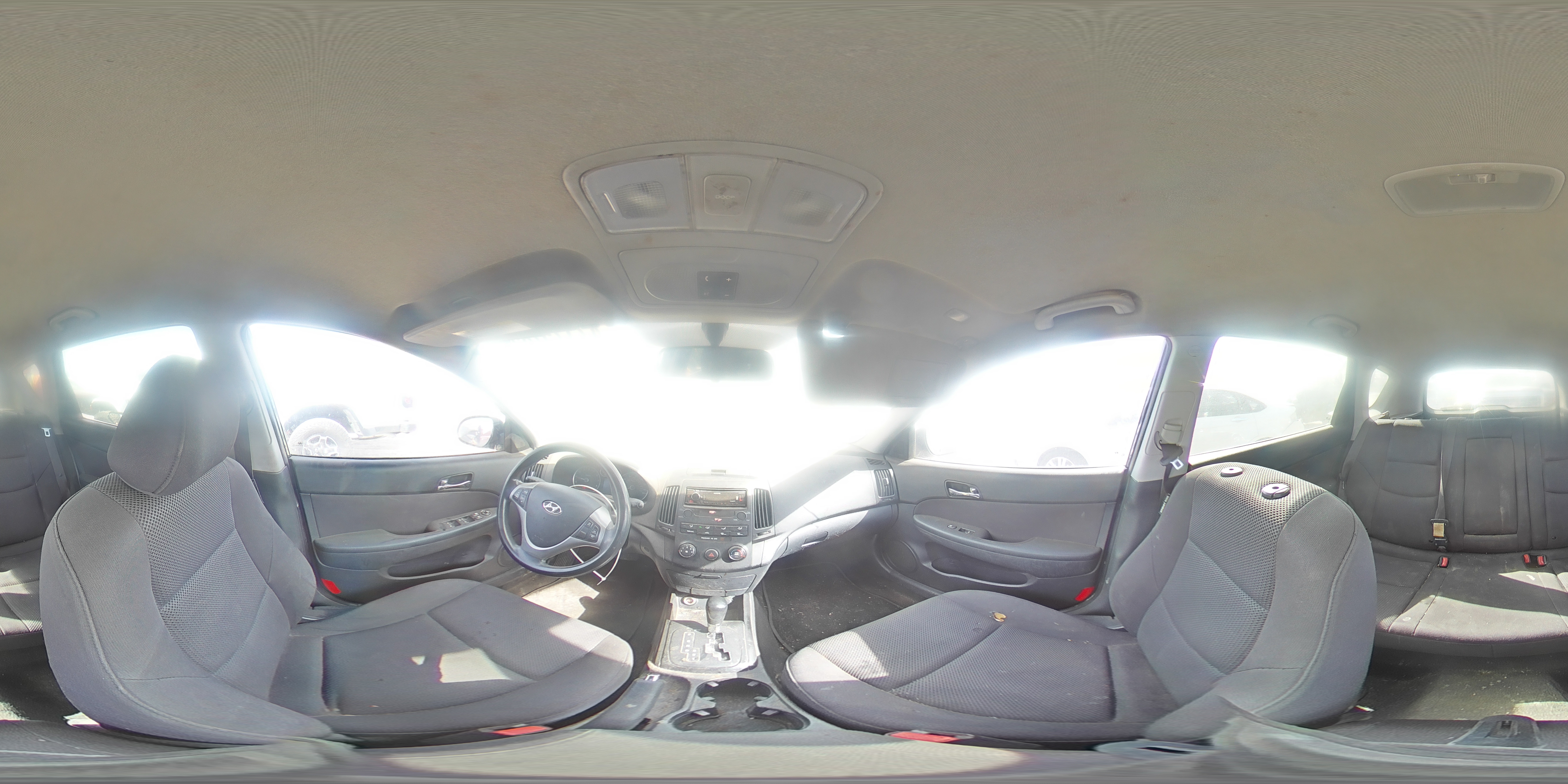 2012 Hyundai Elantra - Image 14