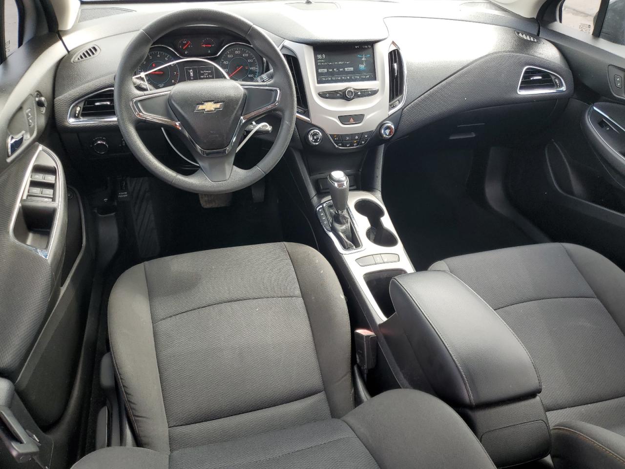 2017 Chevrolet Cruze - Image 8