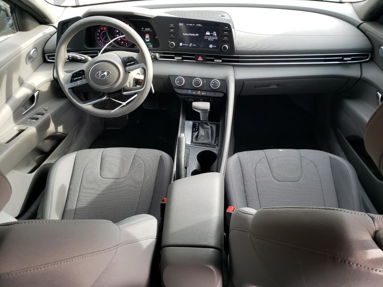 2021 Hyundai Elantra - Image 8