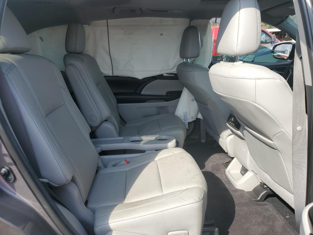 2019 Toyota Highlander - Image 11