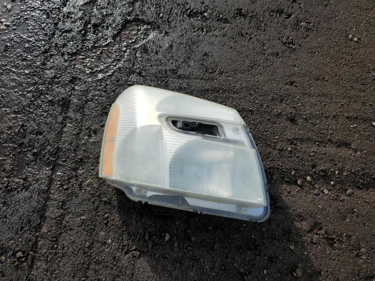 2005 Chevrolet Equinox - Image 13