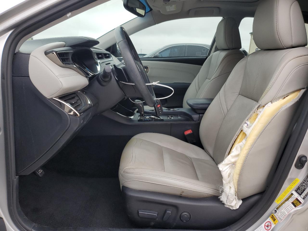 2013 Toyota Avalon - Image 7