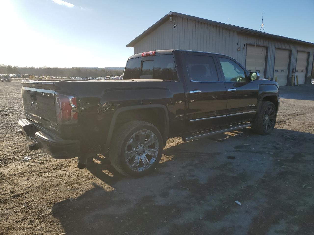 2017 GMC Sierra - Image 3