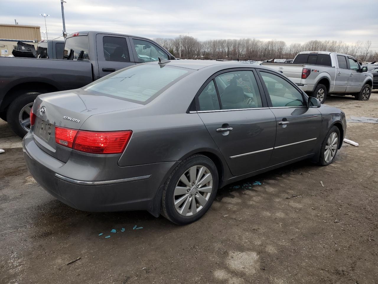 2009 Hyundai Sonata - Image 3