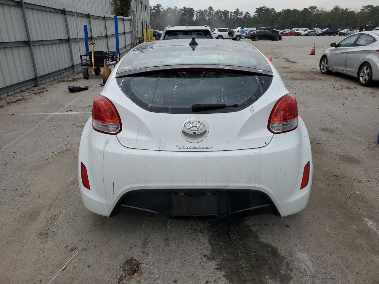 2015 Hyundai Veloster - Image 6