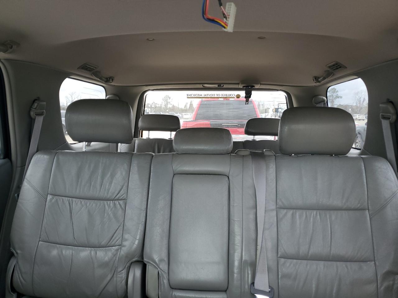 2004 Toyota Sequoia - Image 10