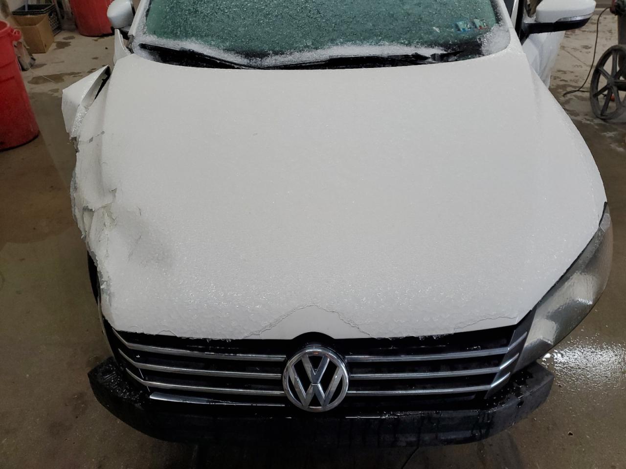 2015 Volkswagen Passat - Image 11