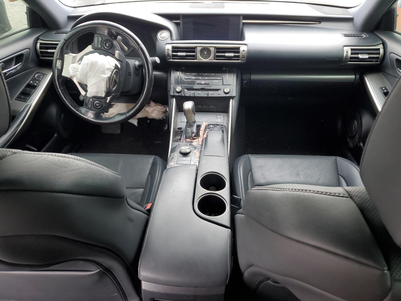 2016 Lexus IS - Image 8
