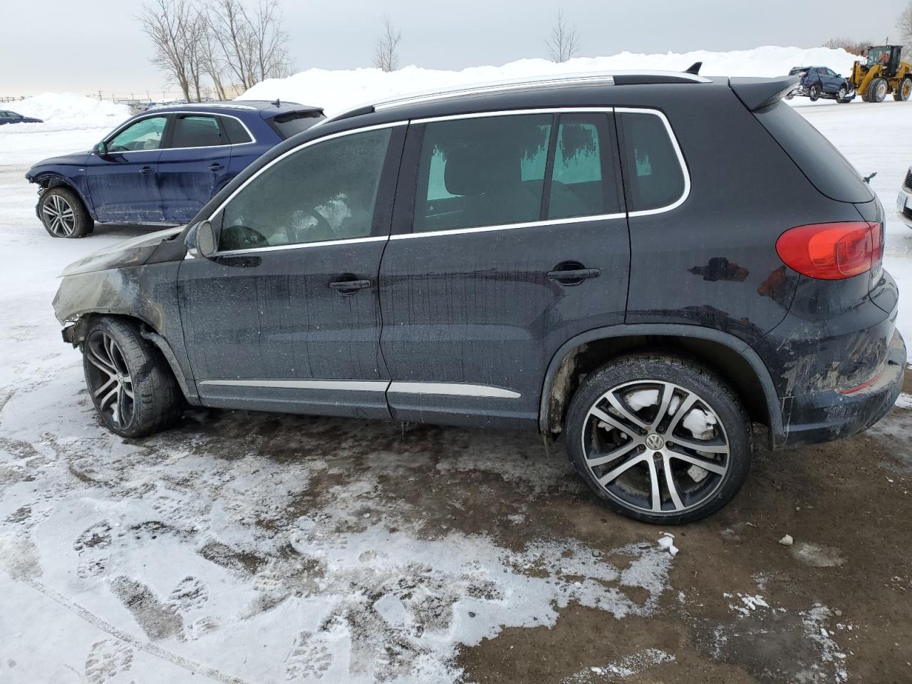 2017 Volkswagen Tiguan - Image 2