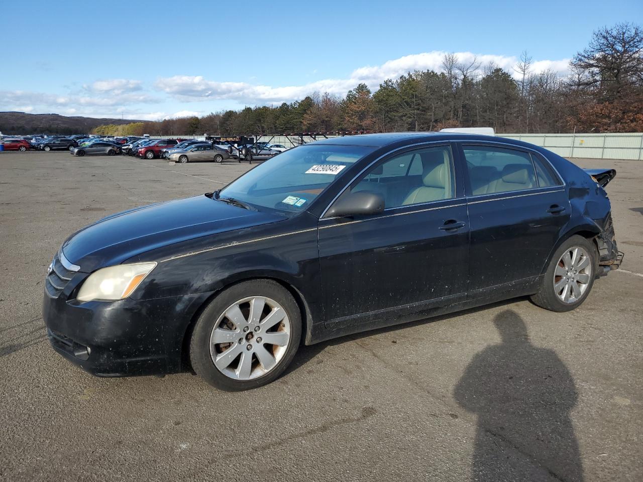 2007 Toyota Avalon - Image 1