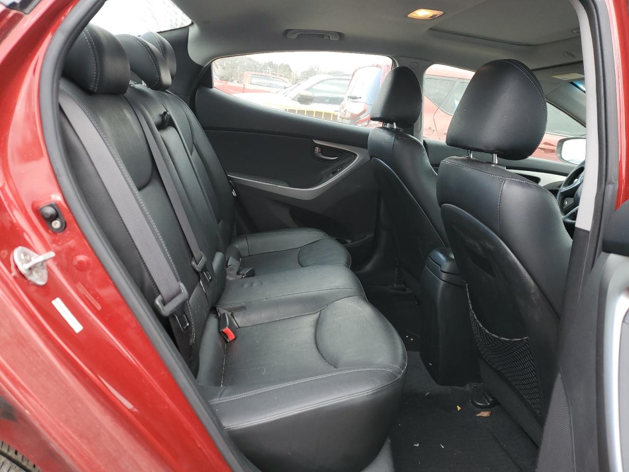 2013 Hyundai Elantra - Image 11