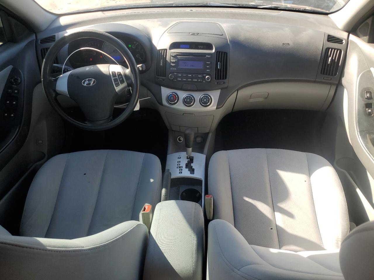 2008 Hyundai Elantra - Image 8