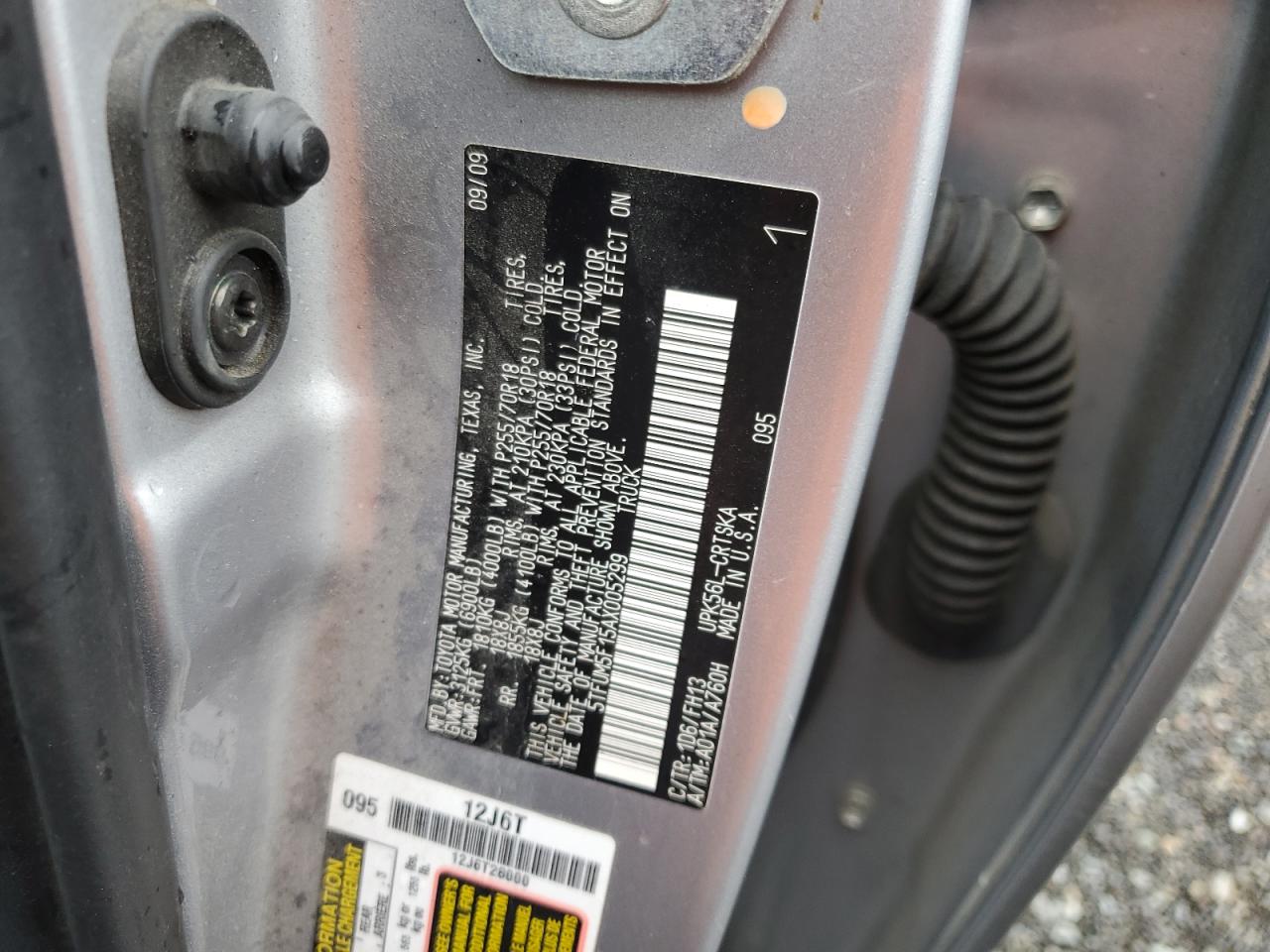 2010 Toyota Tundra - Image 12