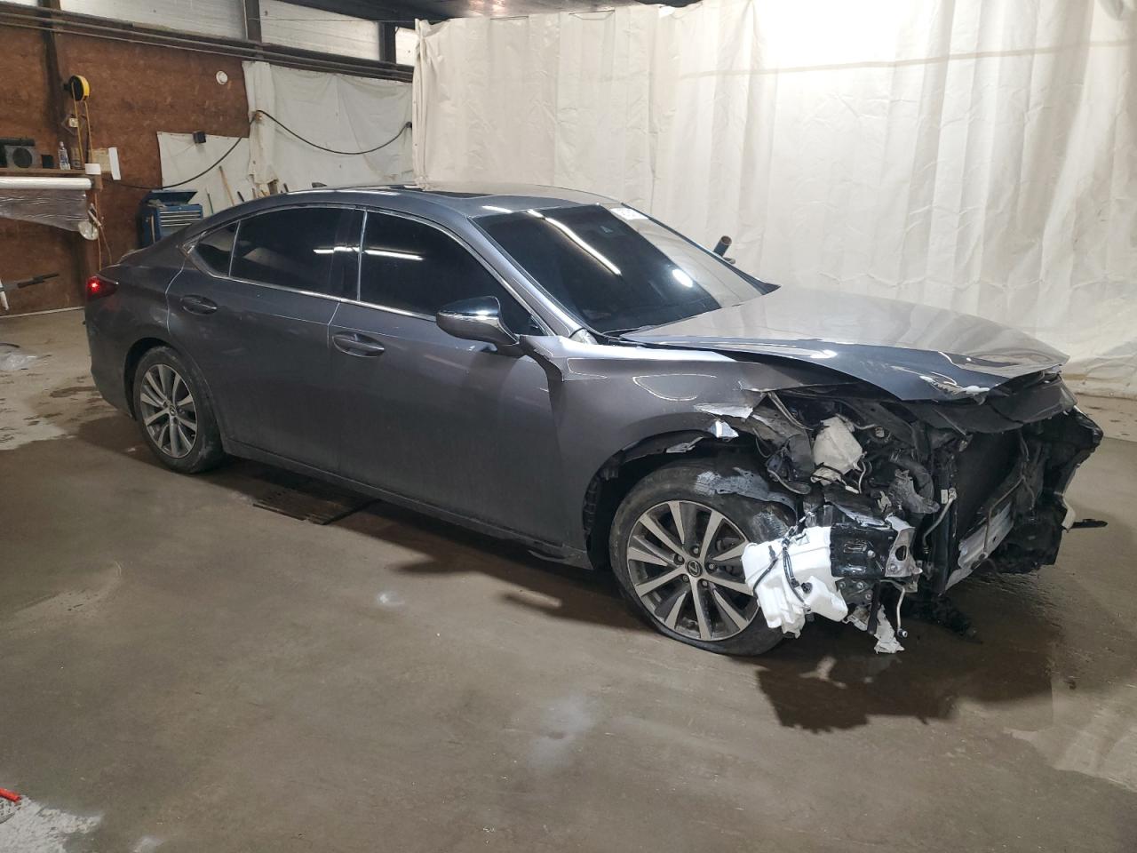 2021 Lexus ES - Image 4