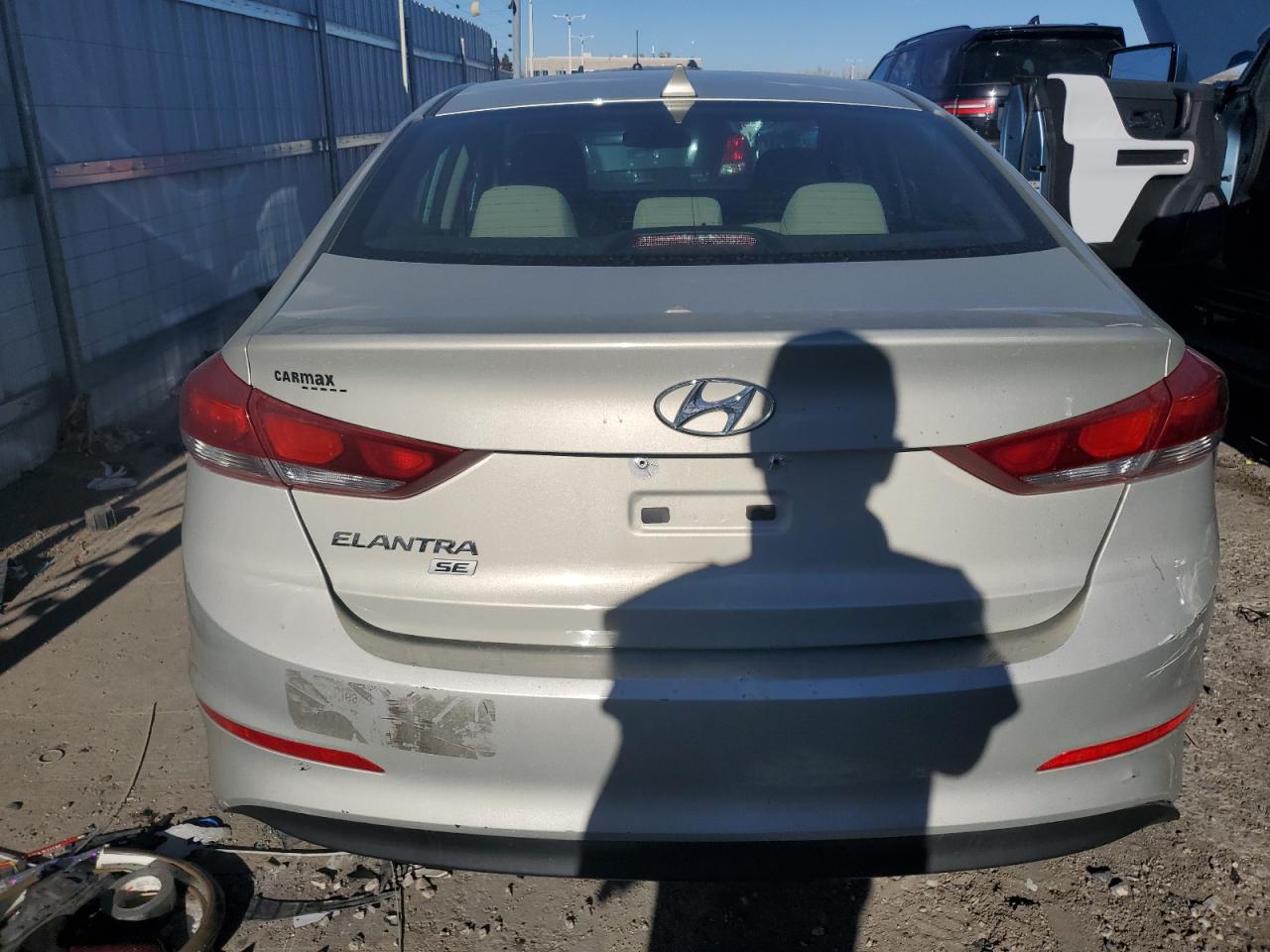 2017 Hyundai Elantra - Image 6