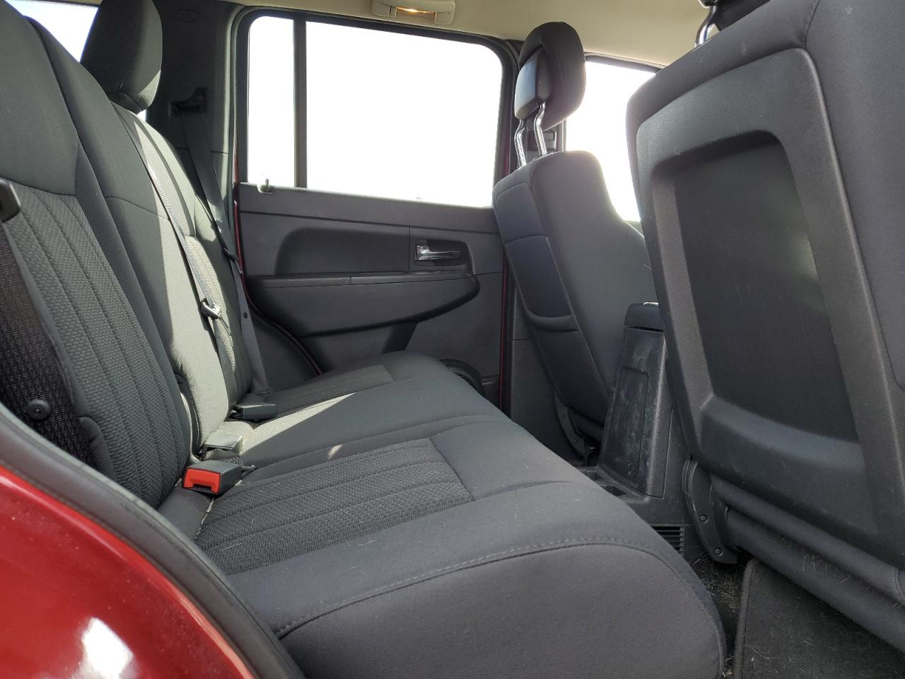 2011 Jeep Liberty (North America) - Image 11