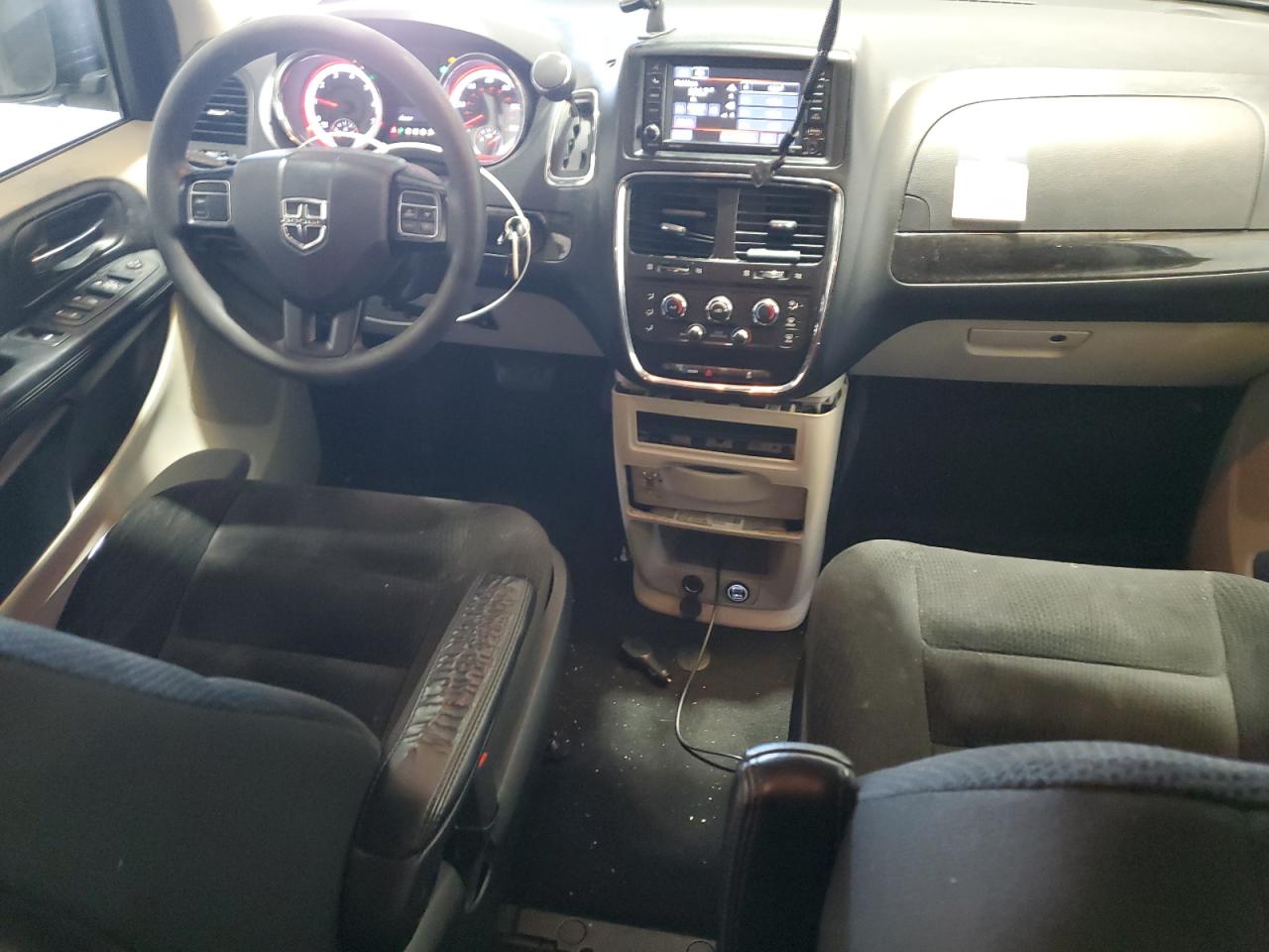 2019 Dodge Caravan - Image 8