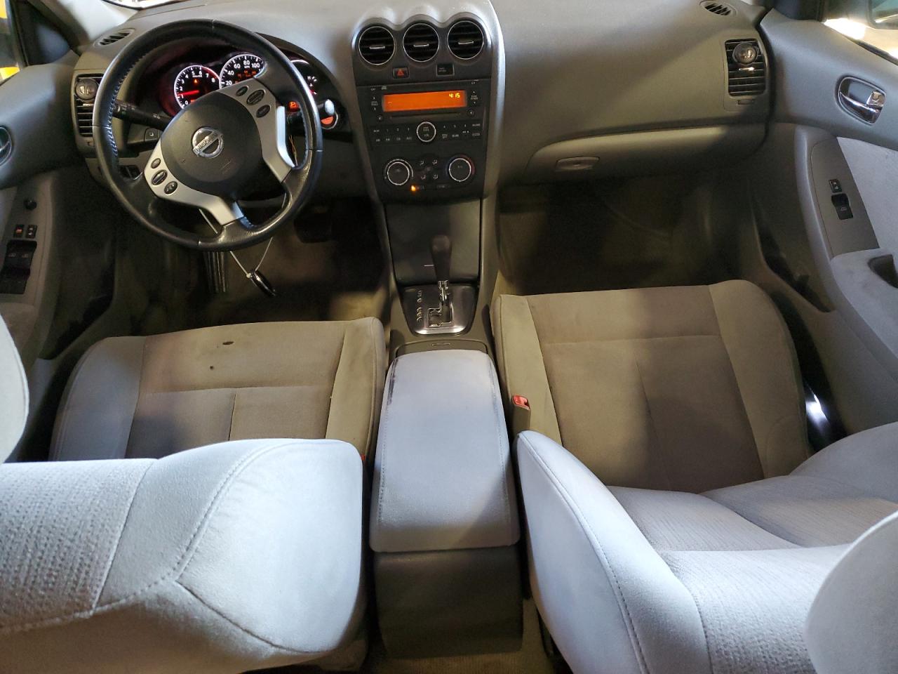 2010 Nissan Altima - Image 8