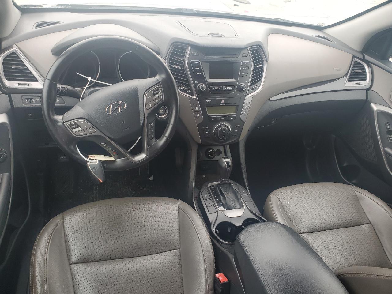 2014 Hyundai Santa Fe - Image 8