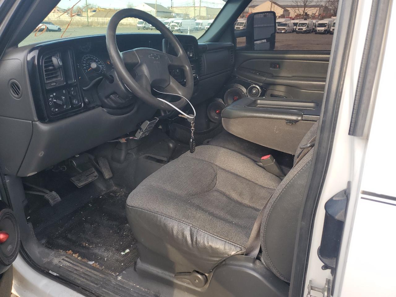 2004 Chevrolet Silverado - Image 7