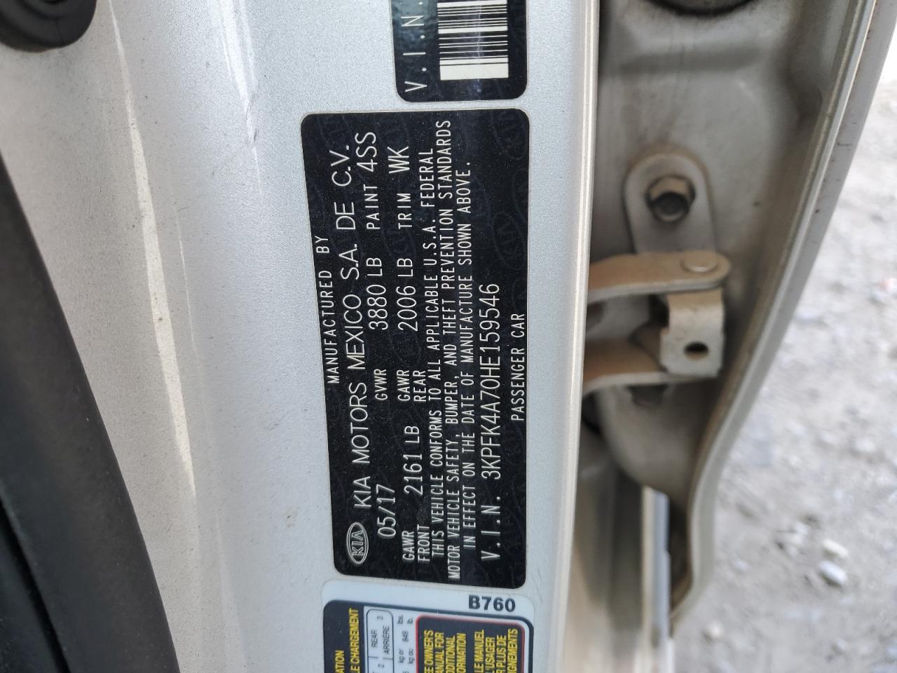 2017 Kia Forte - Image 12