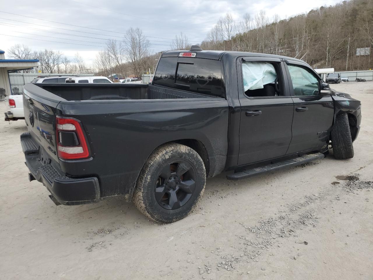 2019 RAM 1500 - Image 3