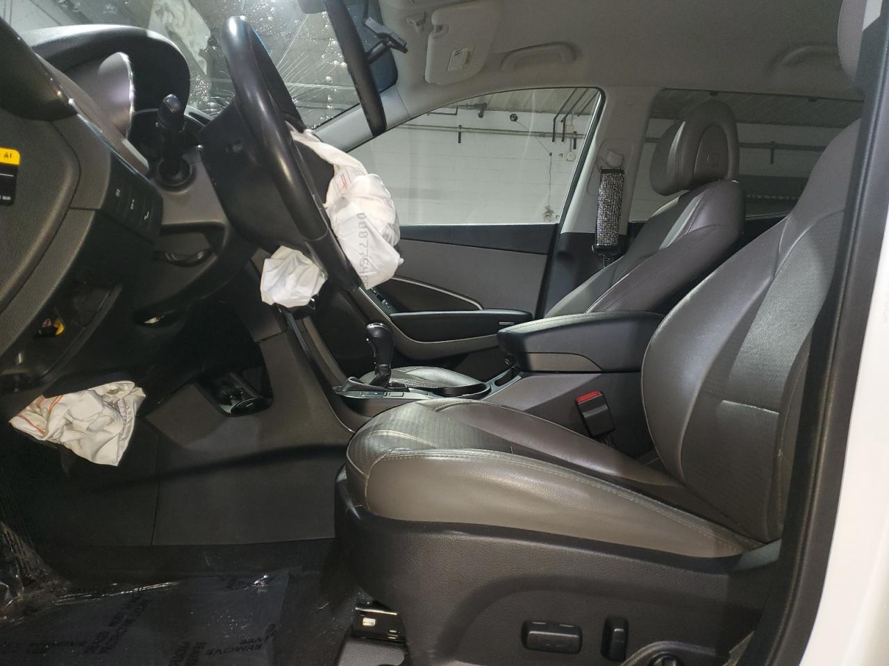 2015 Hyundai Santa Fe - Image 7