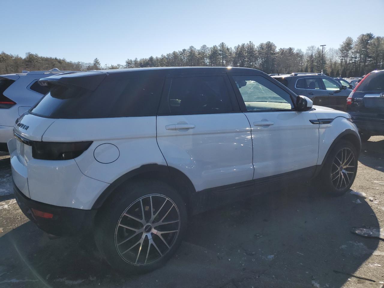 2015 Land Rover Range Rover - Image 3