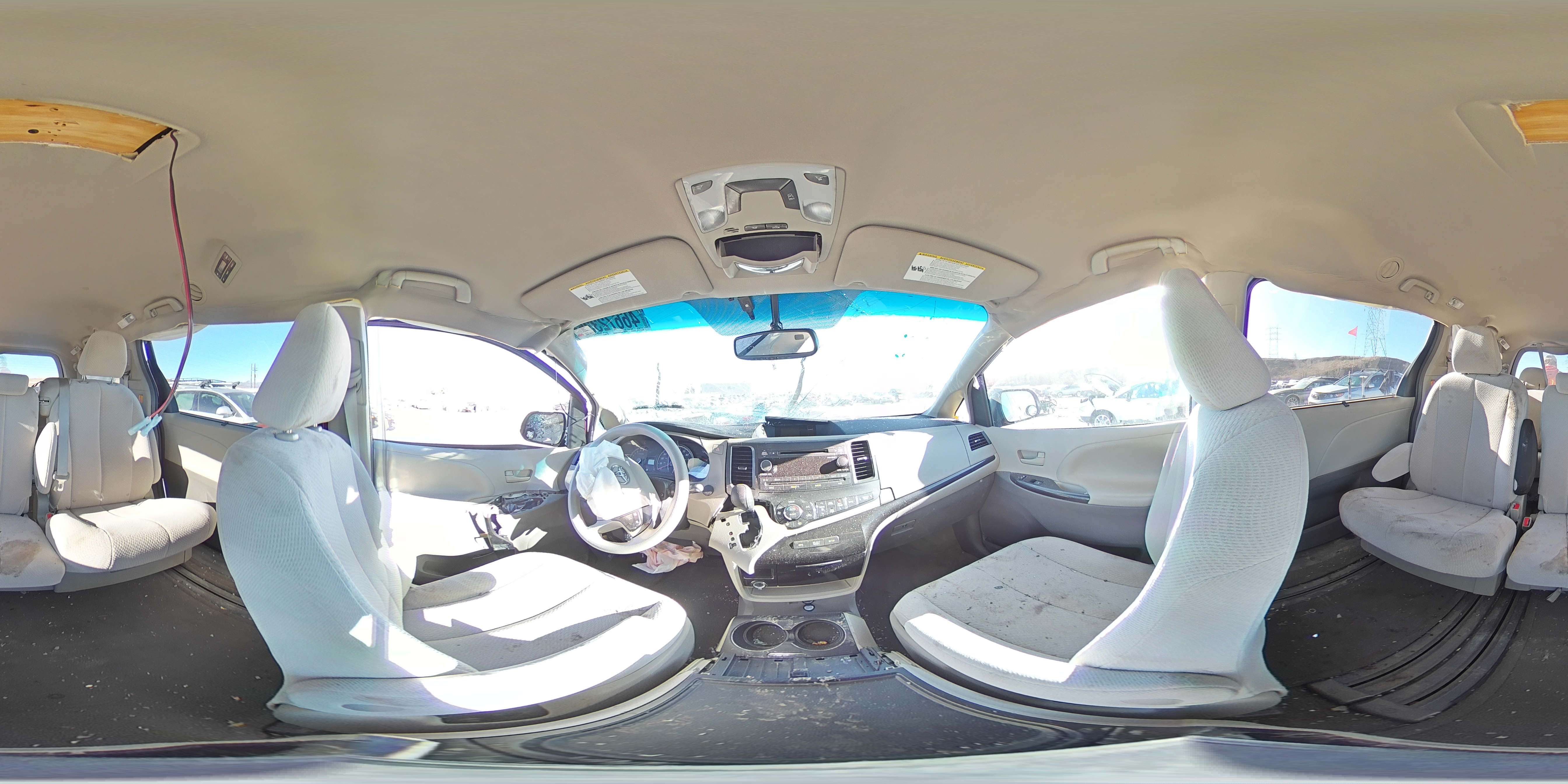 2013 Toyota Sienna - Image 13