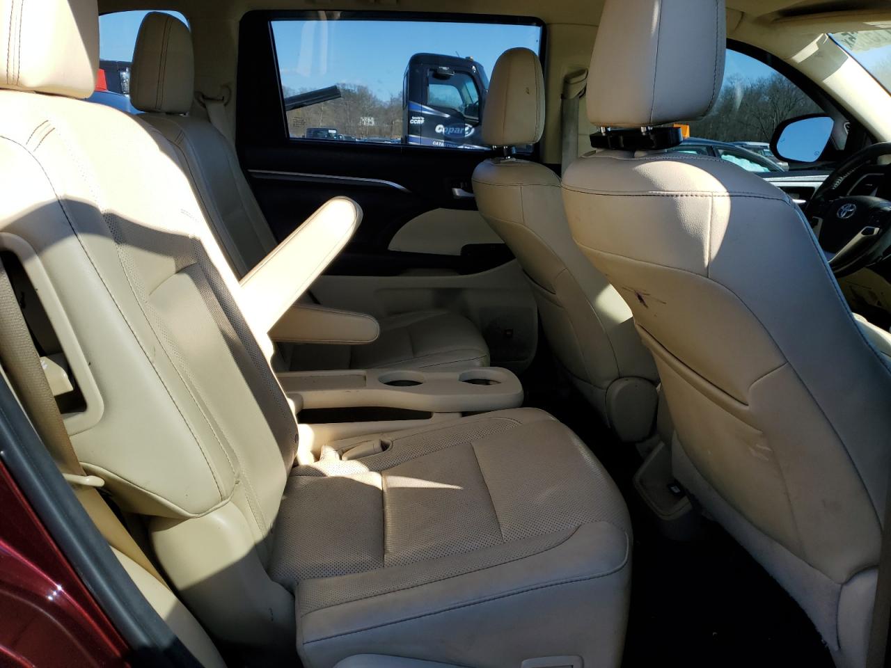 2015 Toyota Highlander - Image 11