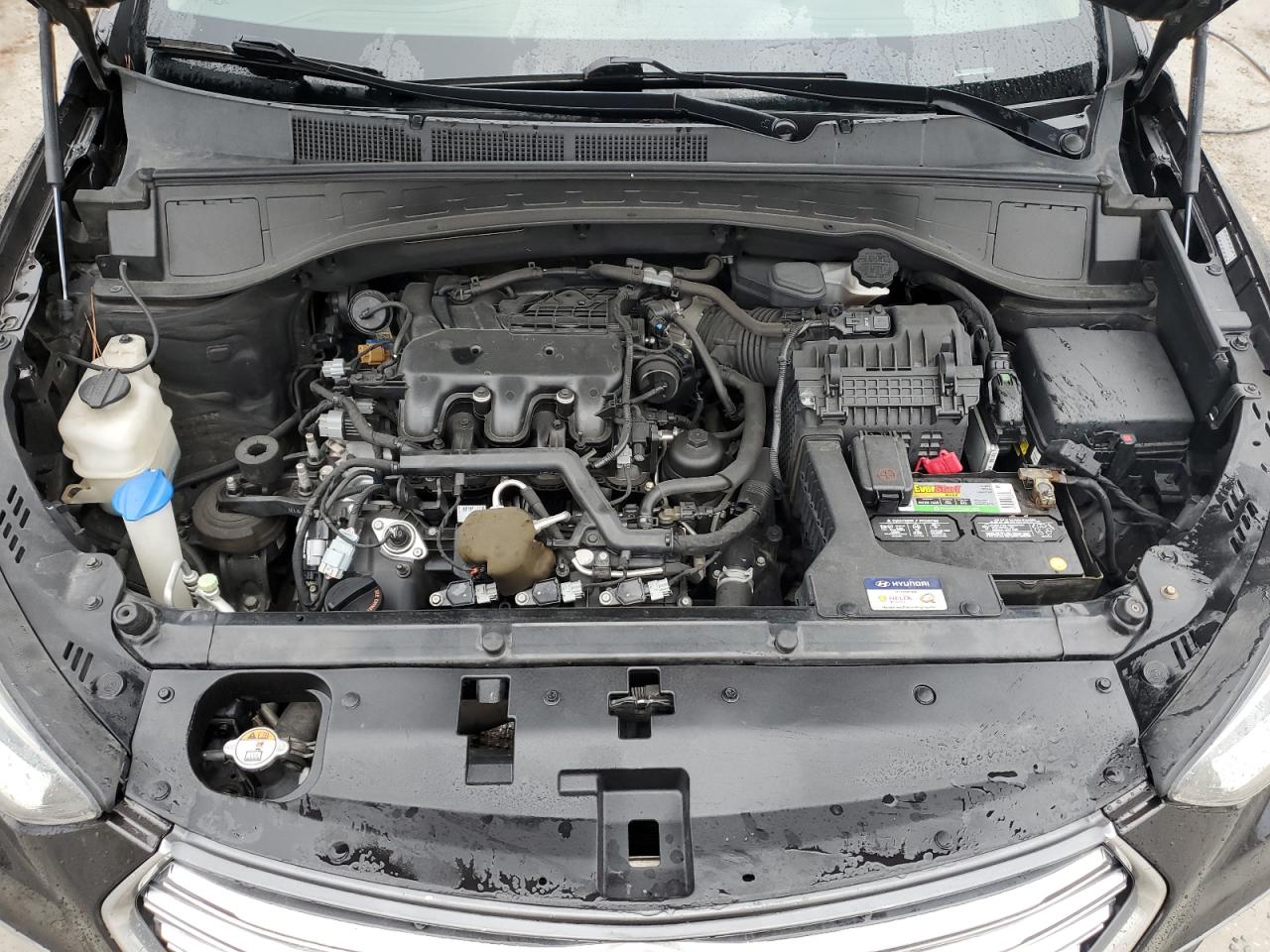 2017 Hyundai Santa Fe - Image 12