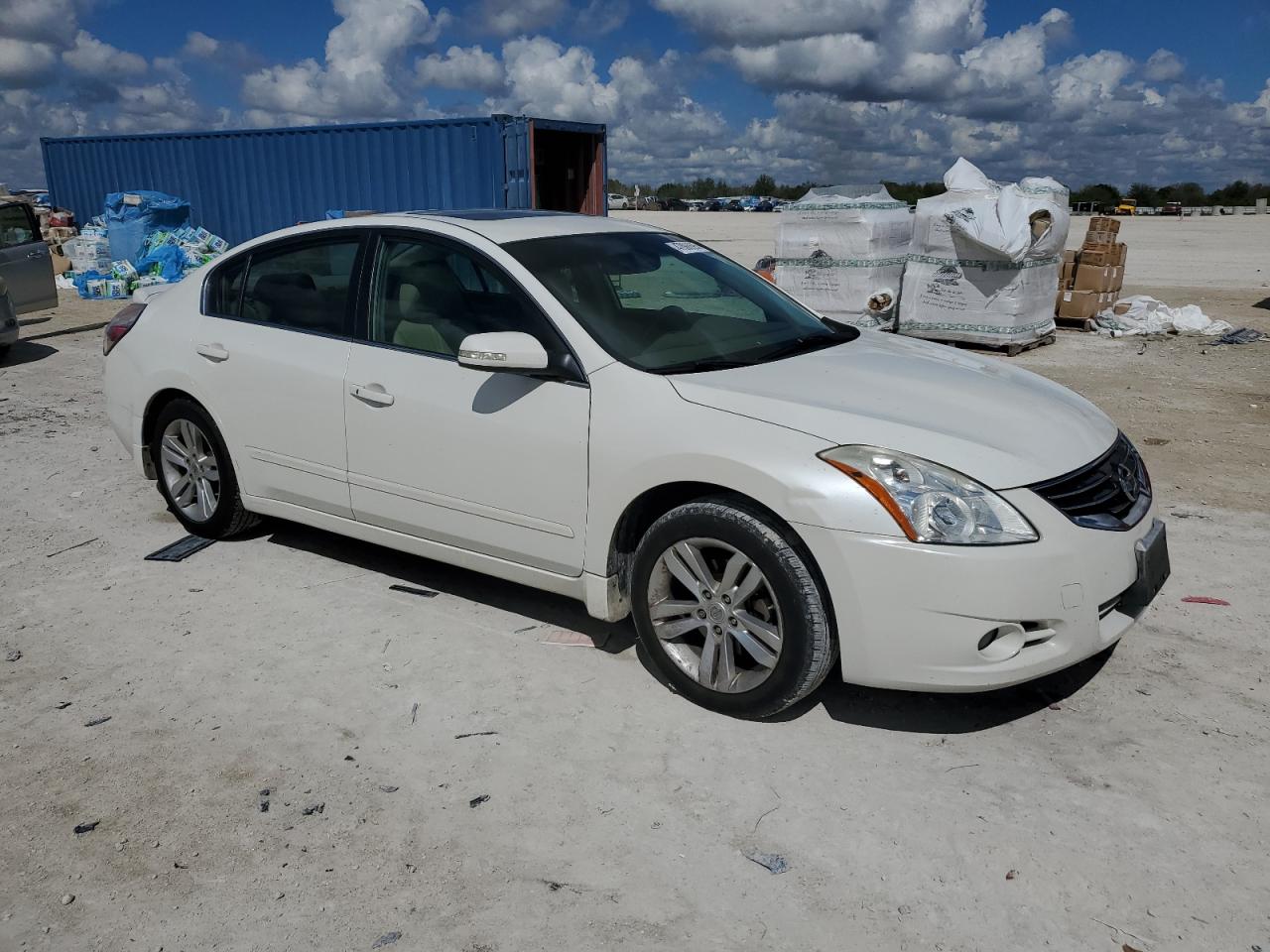 2010 Nissan Altima - Image 4