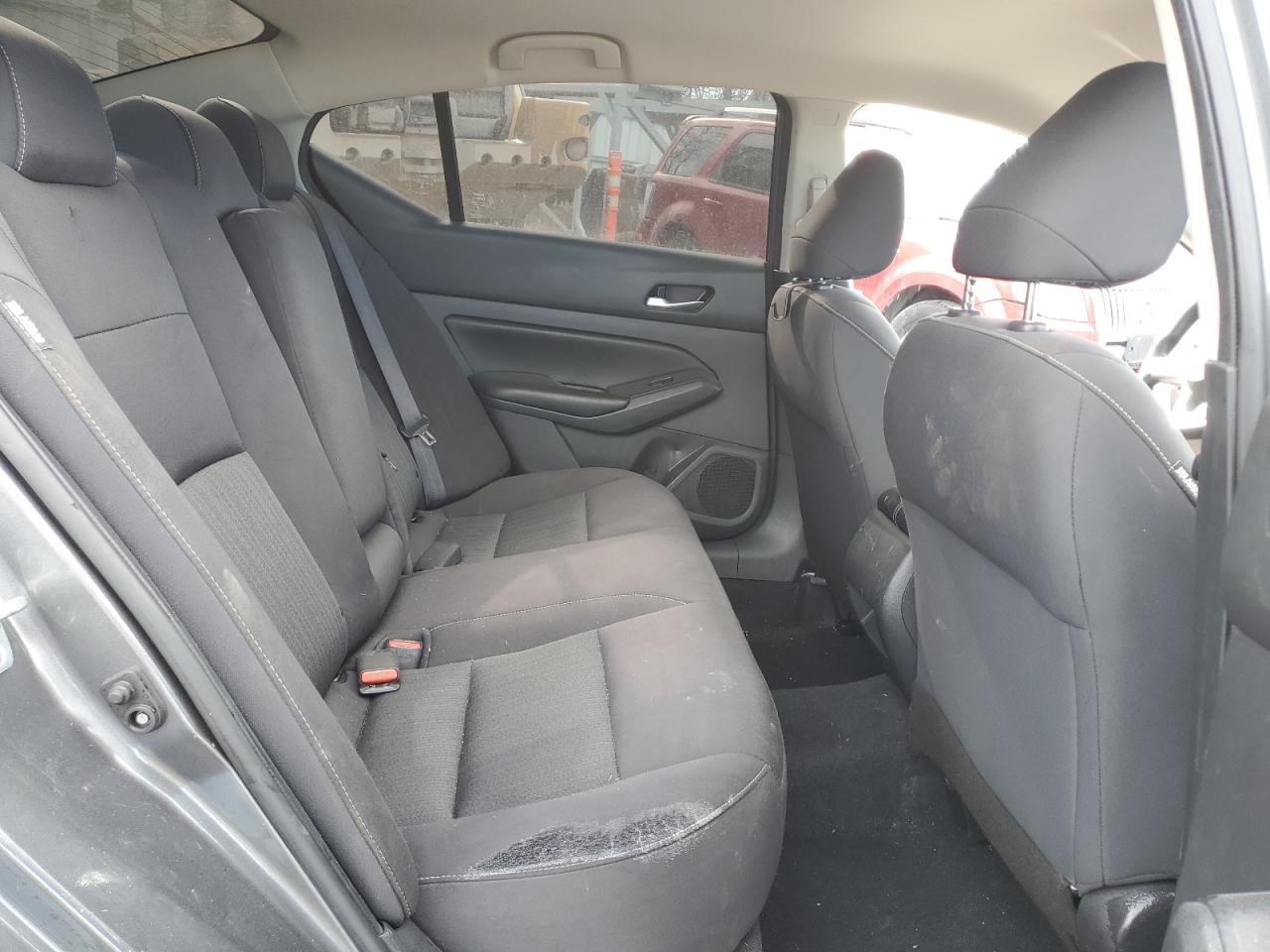 2021 Nissan Altima - Image 10