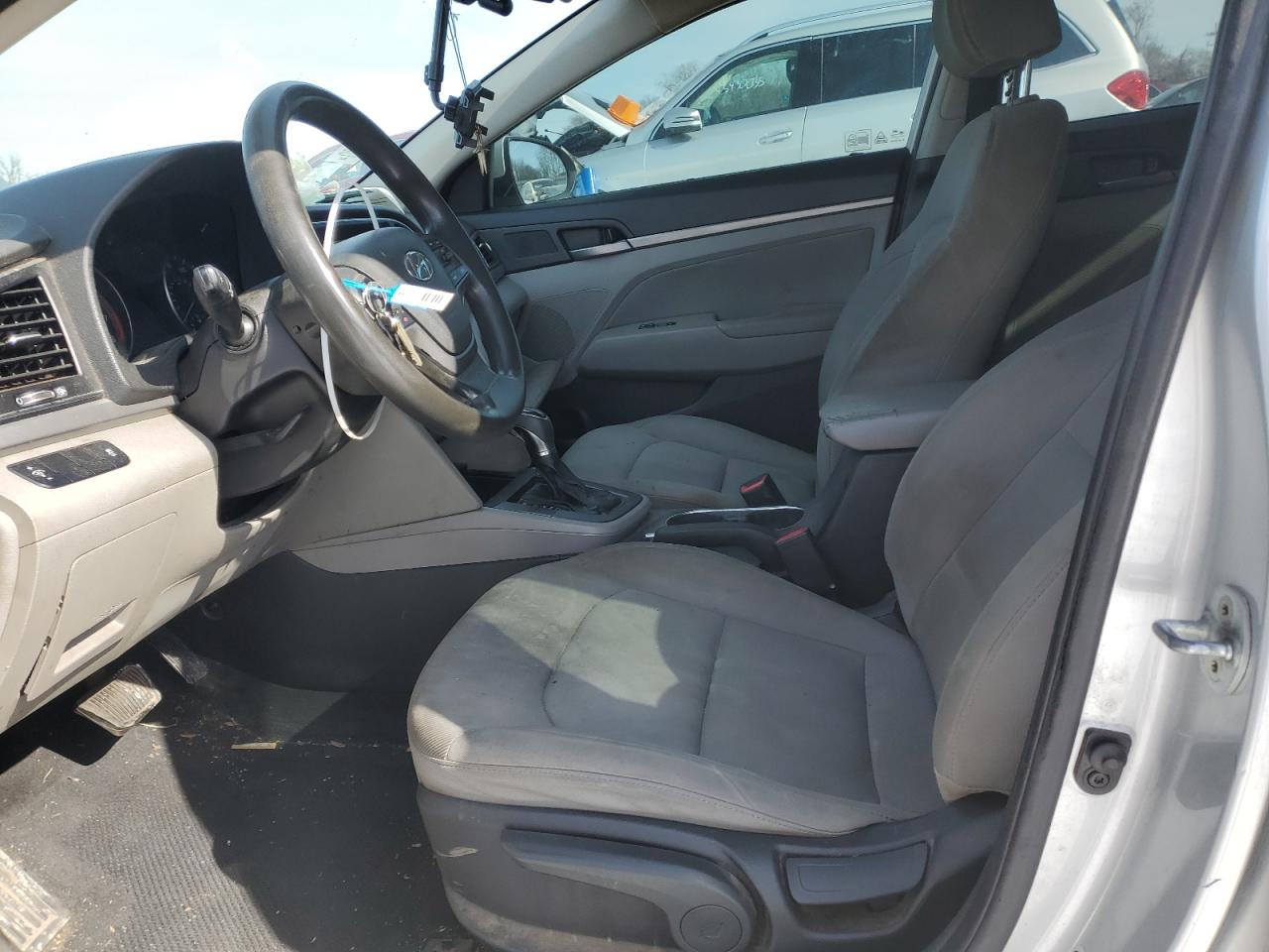 2017 Hyundai Elantra - Image 7