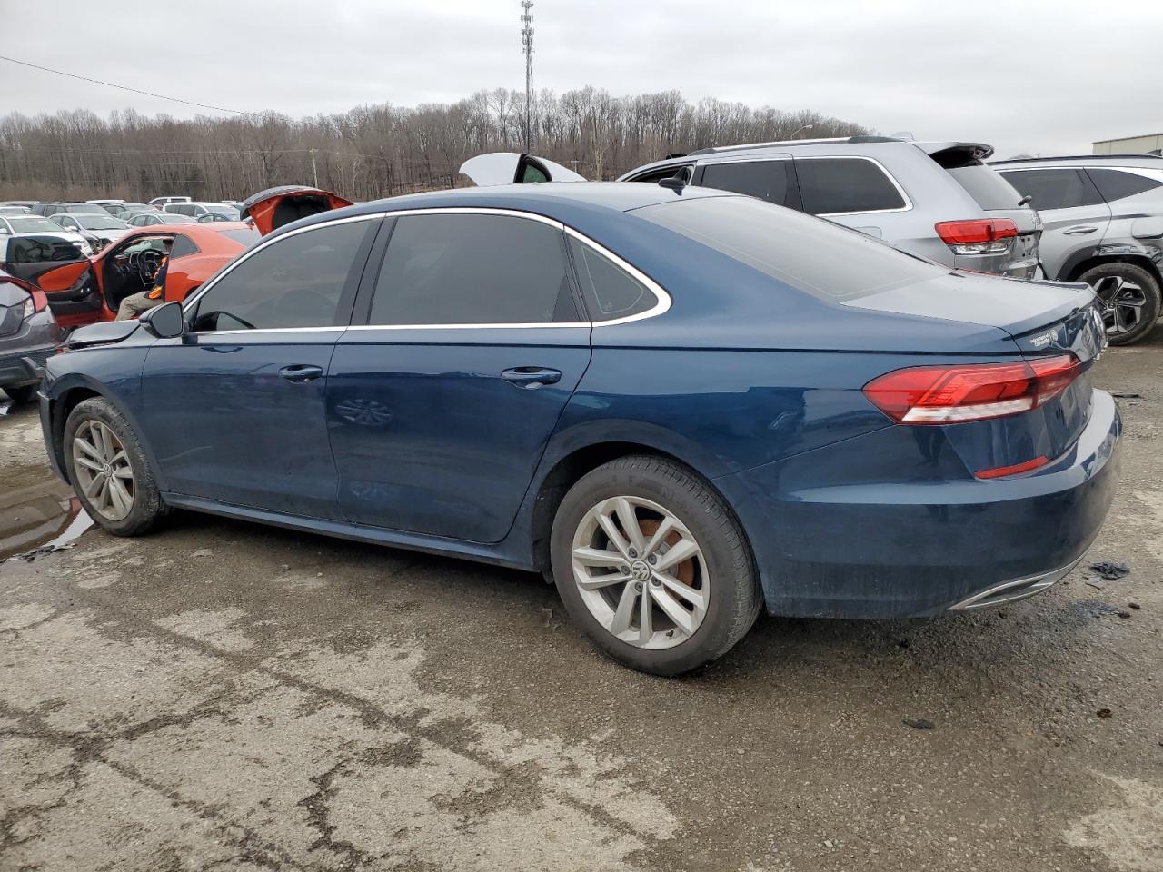 2020 Volkswagen Passat - Image 2