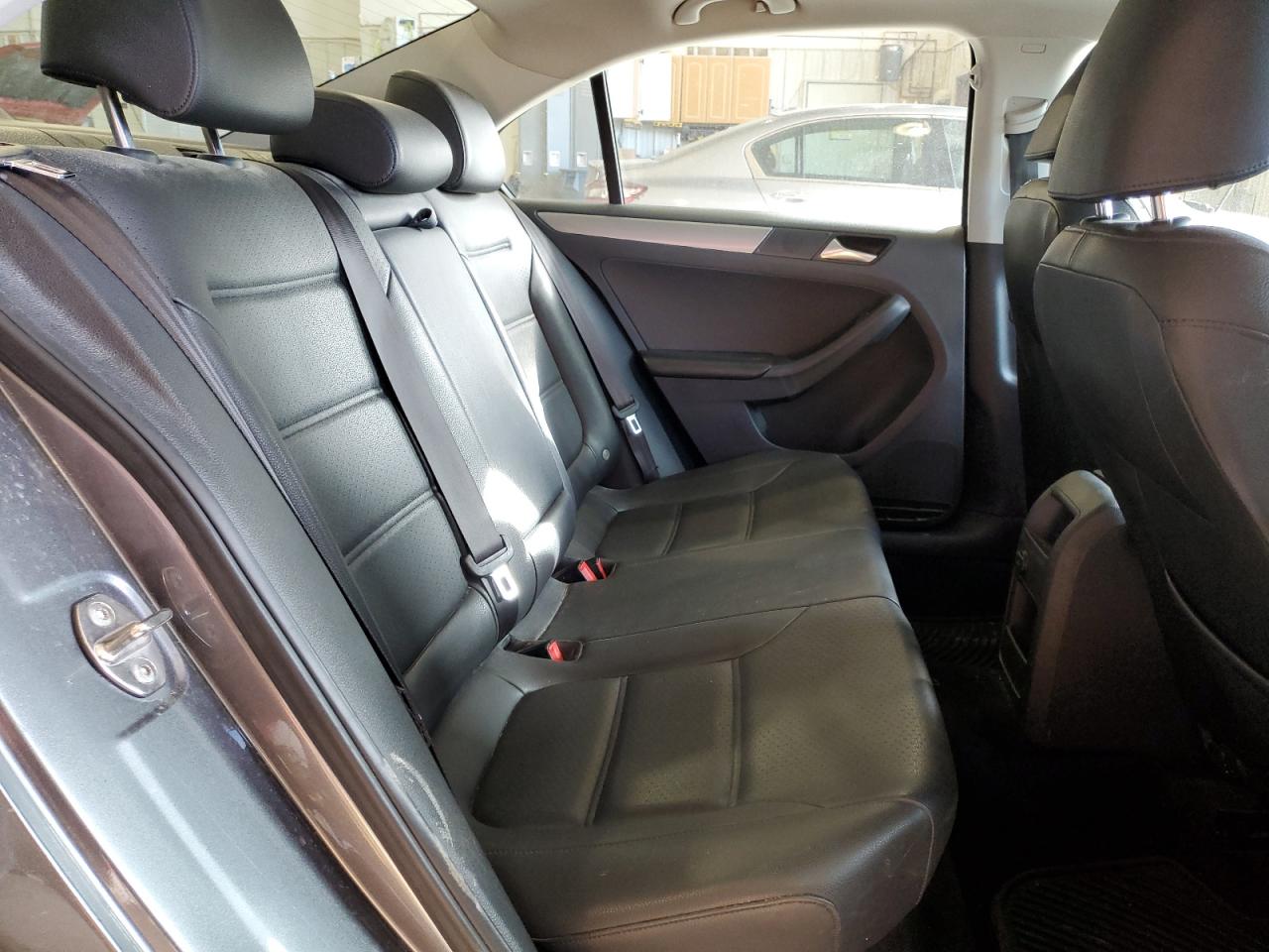 2017 Volkswagen Jetta - Image 10