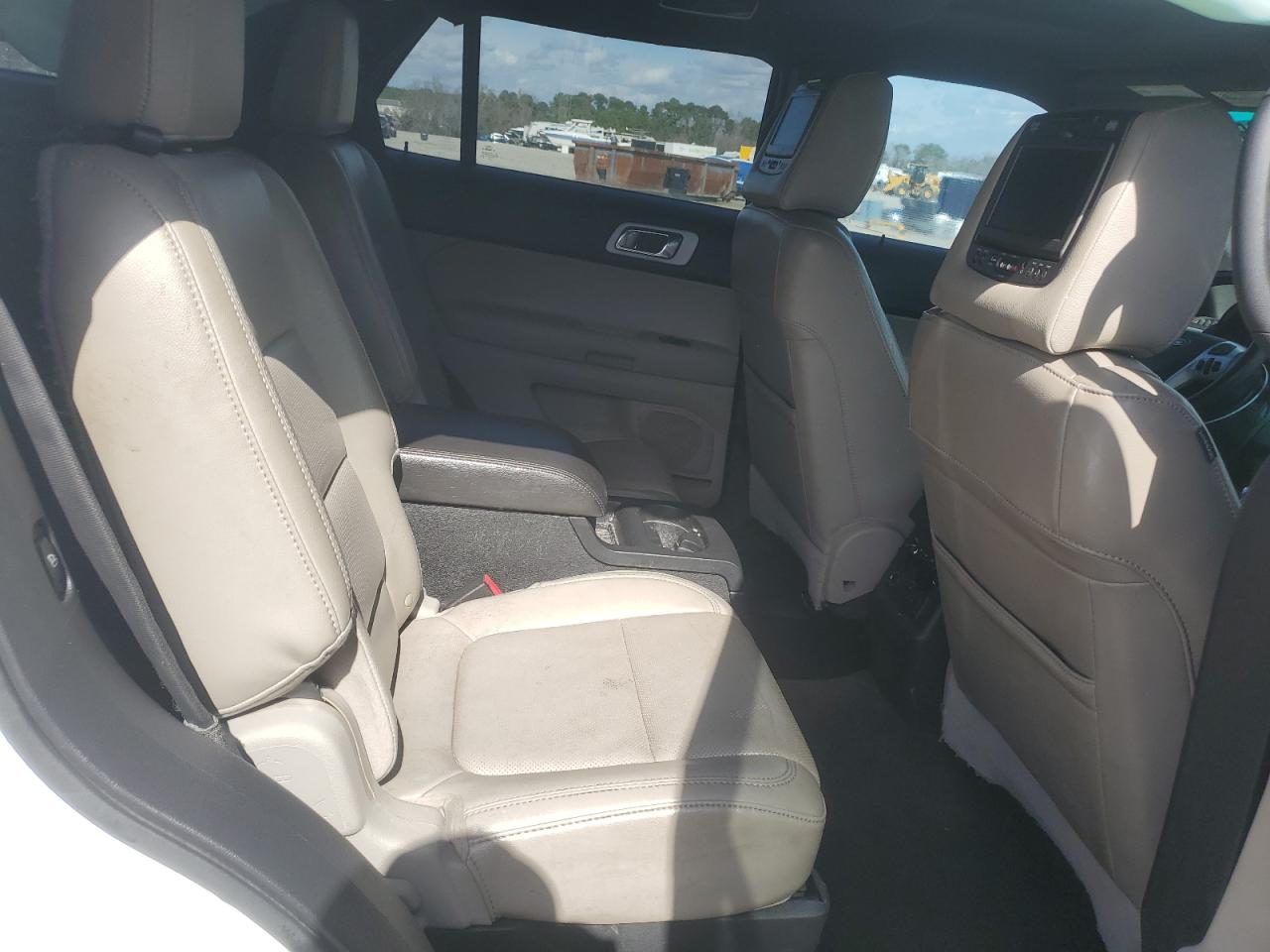 2012 Ford Explorer - Image 11