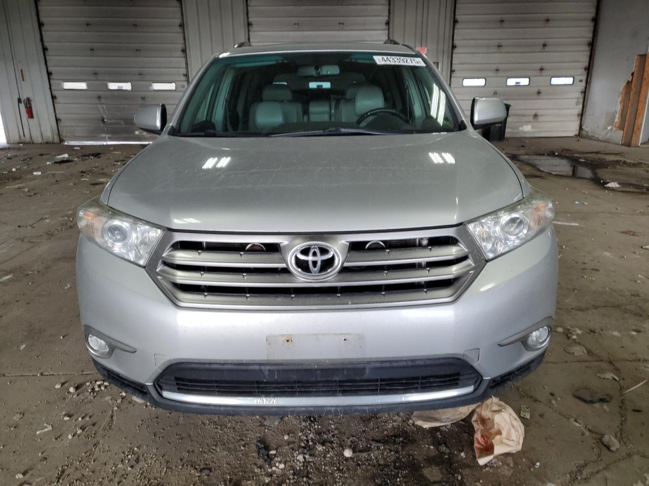 2012 Toyota Highlander - Image 5