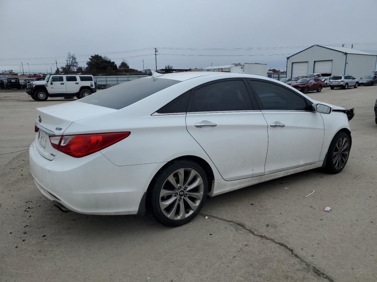 2011 Hyundai Sonata - Image 3