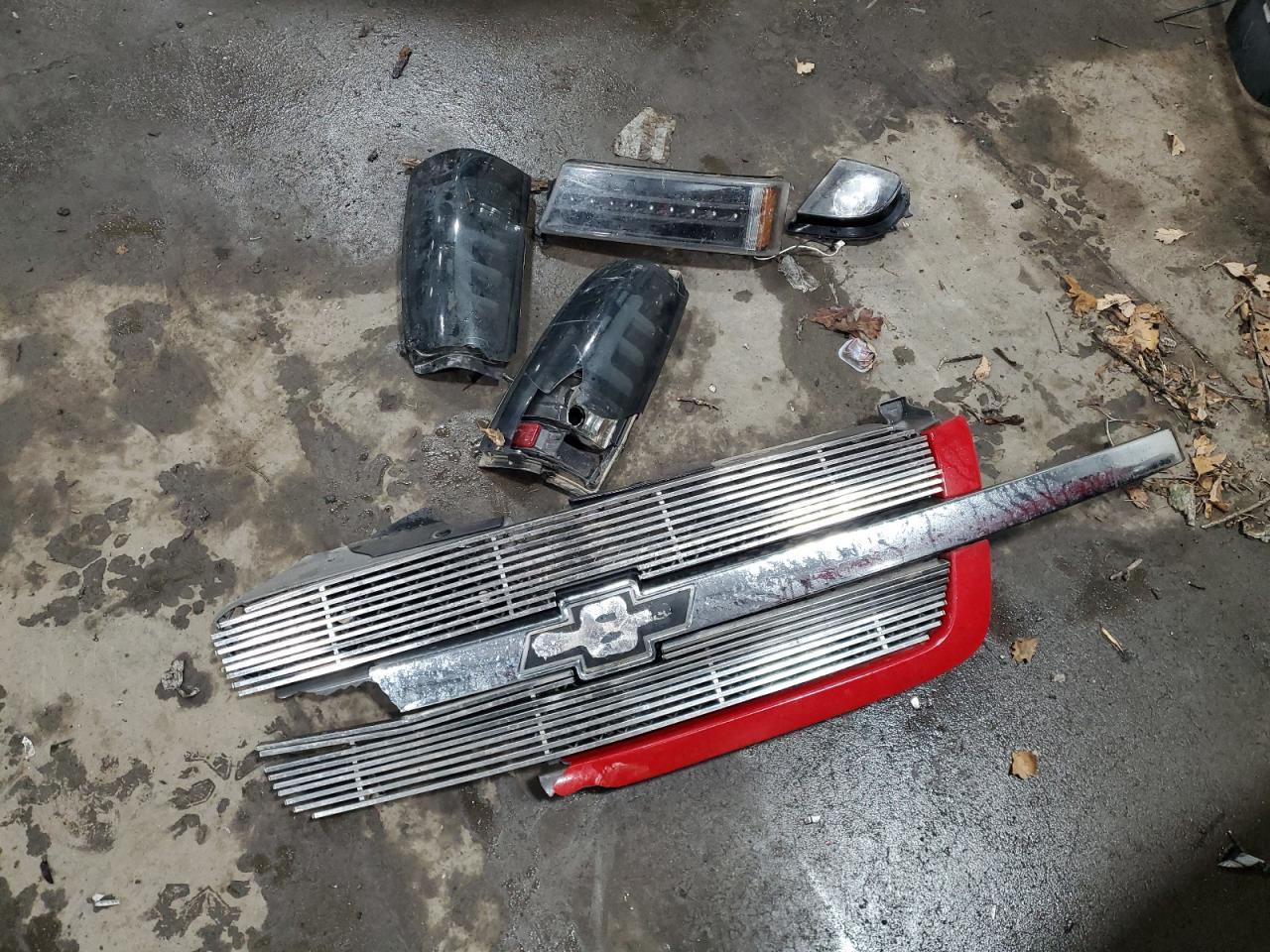 2005 Chevrolet Silverado - Image 12