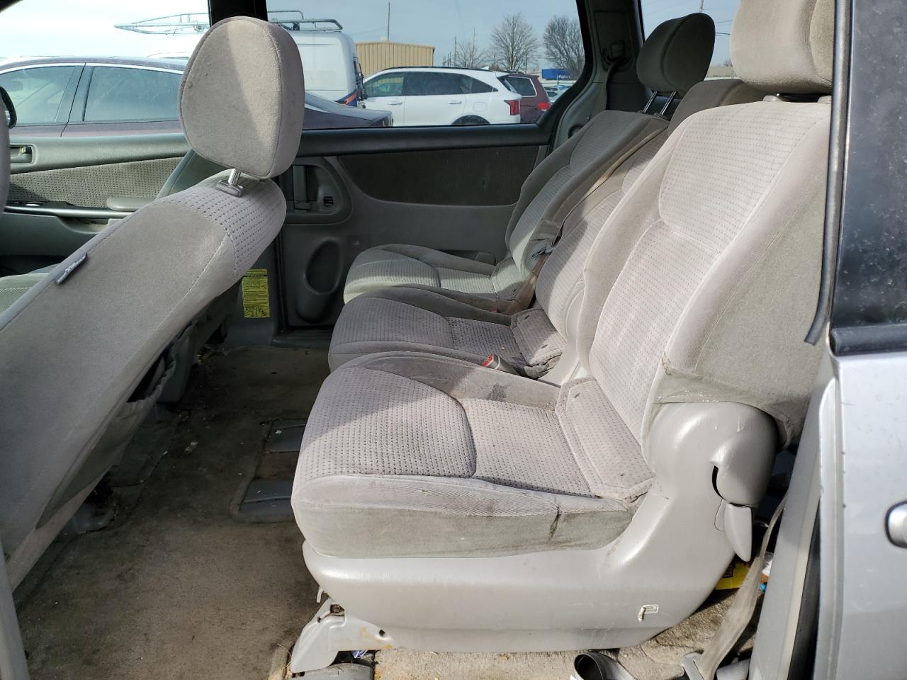 2006 Toyota Sienna - Image 11
