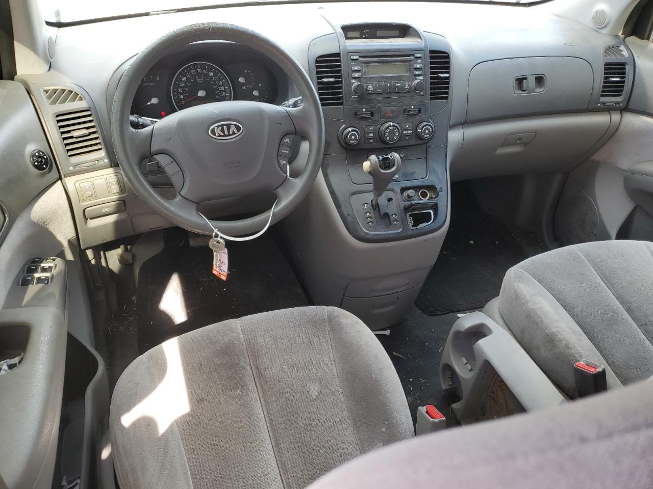 2008 Kia Sedona - Image 8