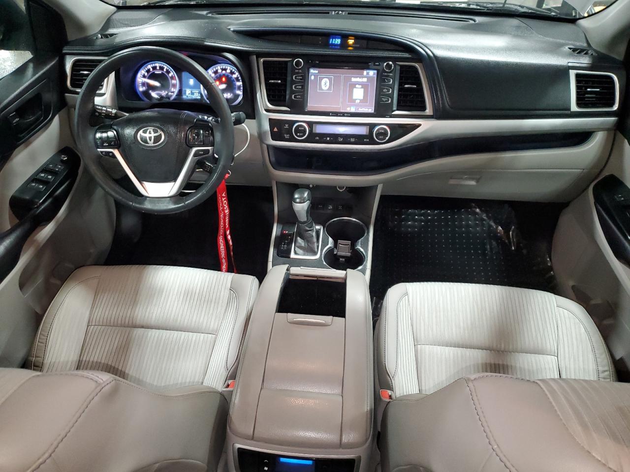 2016 Toyota Highlander - Image 8