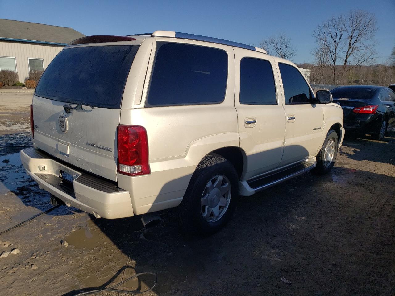 2002 Cadillac Escalade - Image 3
