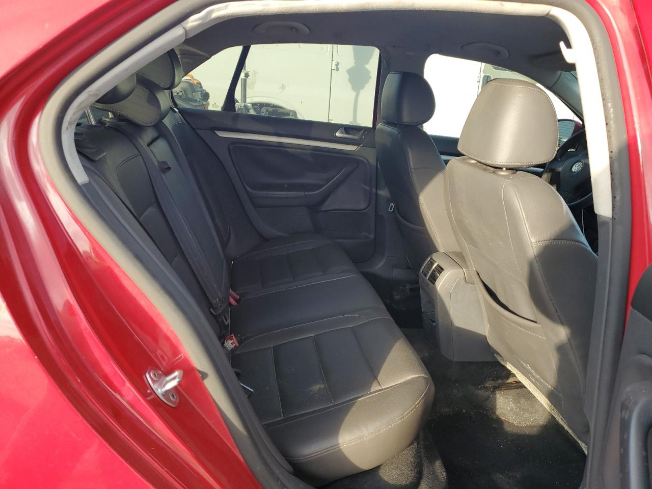 2009 Volkswagen Jetta - Image 10