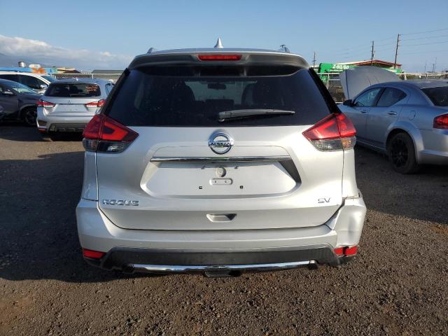  NISSAN ROGUE 2018 Srebrny
