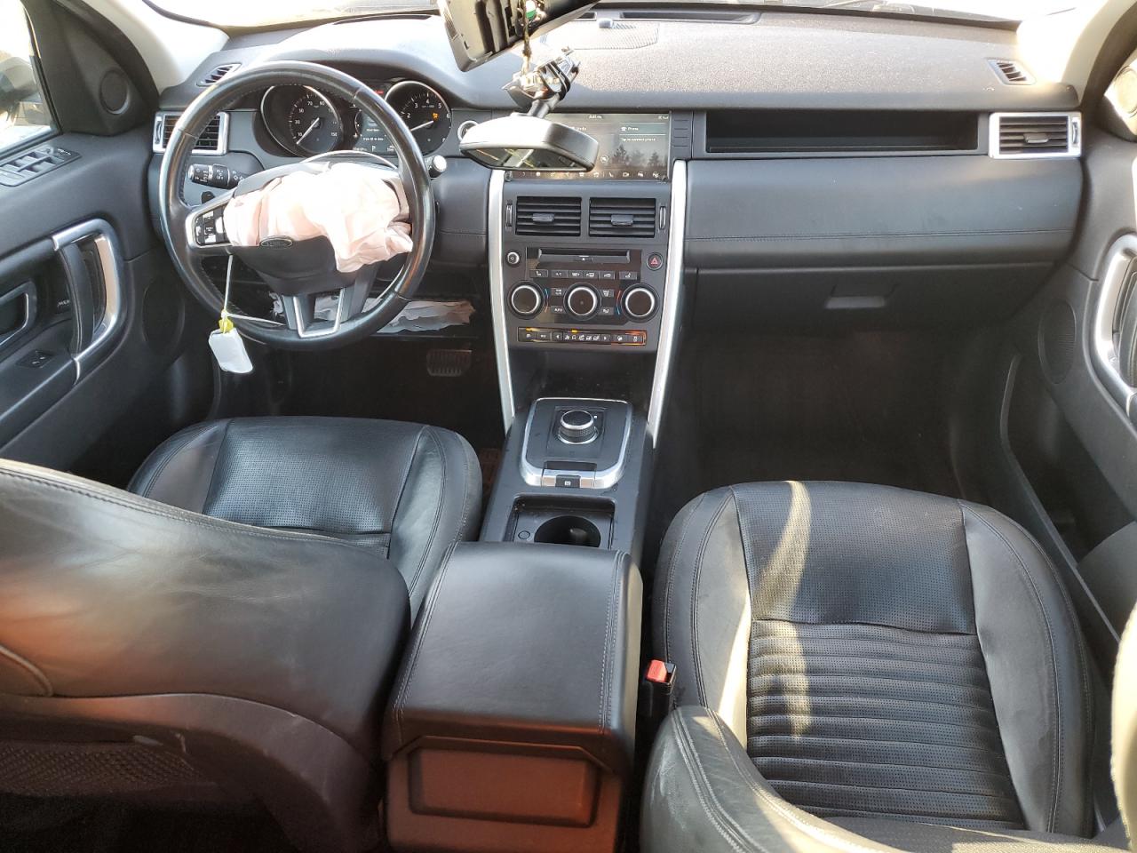 2017 Land Rover Discovery - Image 8